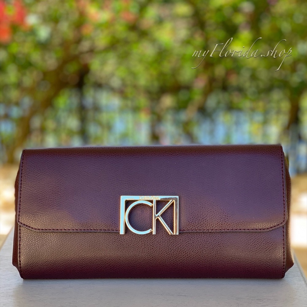 NWT 🔥SALE🔥 Calvin Klein clutch